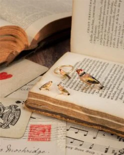 Enamel Goldfinch Brooch -Jewellery Store 53133c25 edbc 4fd7 af01 5dc417266283