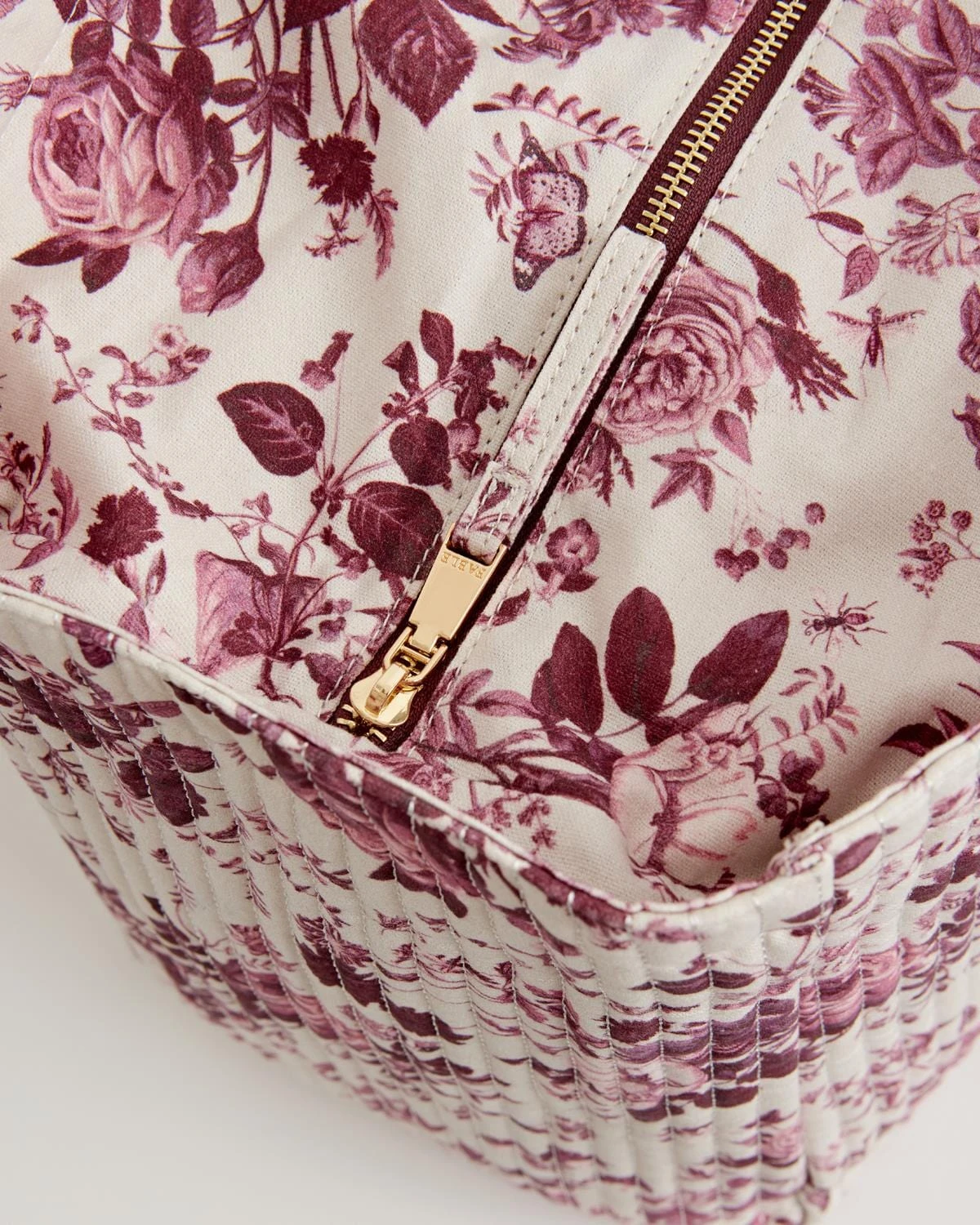 Rambling Rose Quilted Tote - Burgundy 2 Rambling Rose Quilted Tote - Burgundy - Image 2